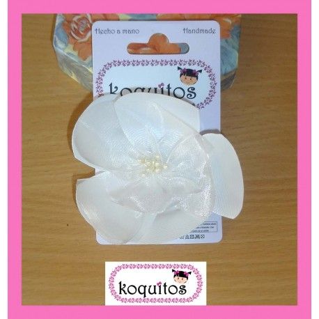 Koquitos Girl Pin Flower Ceremony