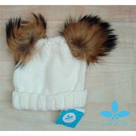 Sardon Gorro Crudo con Pompones de Pelo