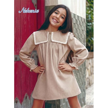 Nekenia Invierno Vestido niña Beige Cuello Cuadrado
